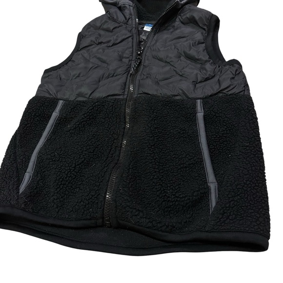 🌴 Old Navy Kids Fleece Lined Quilted Vest Hoody Black Pockets Sz 8 EUC - Picture 2 of 6